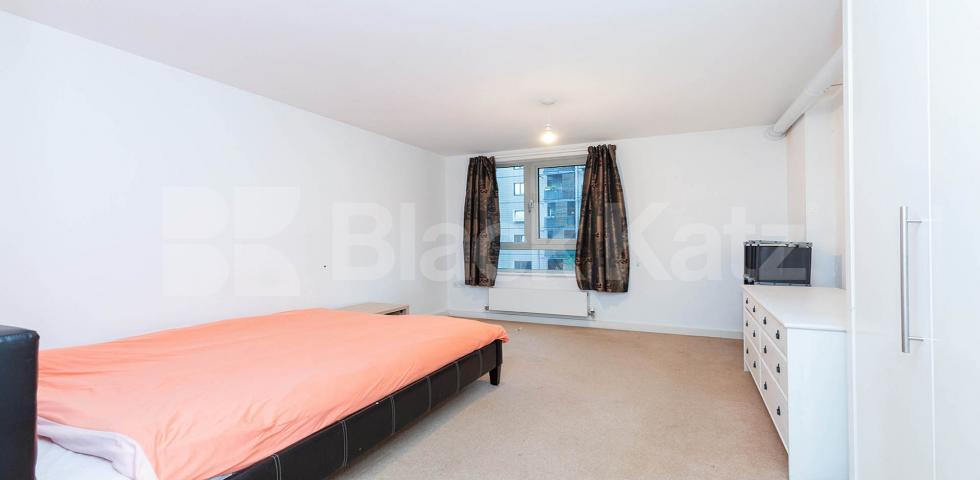 			2 BED 2 BATH!, 2 Bedroom, 1 bath, 1 reception Flat			 Eden Grove, HOLLOWAY 